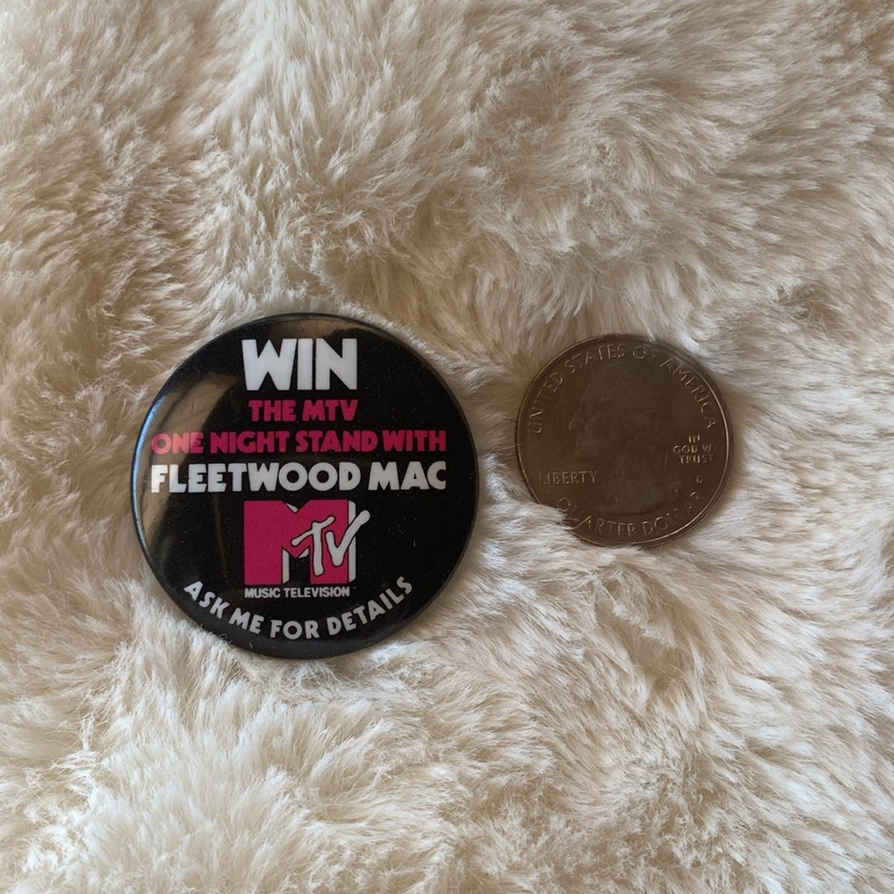 MTV Pin - Picture 5 of 5